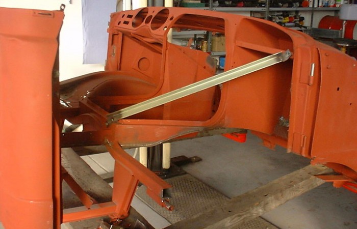 Restauration-Unimog-ohne-Bodenblech-und-Längsträger